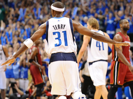 首次出手打 首次出手打